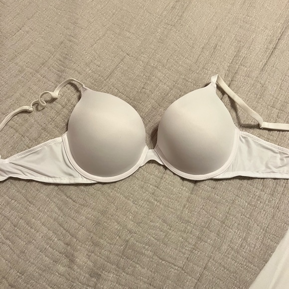 PINK Victoria Secret Bra - Picture 1 of 2